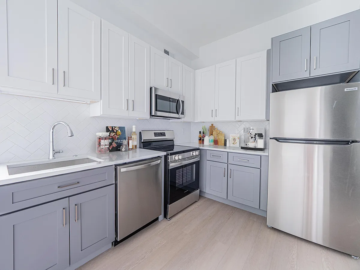 Building Photo - 2403-07 W Thompson St #8