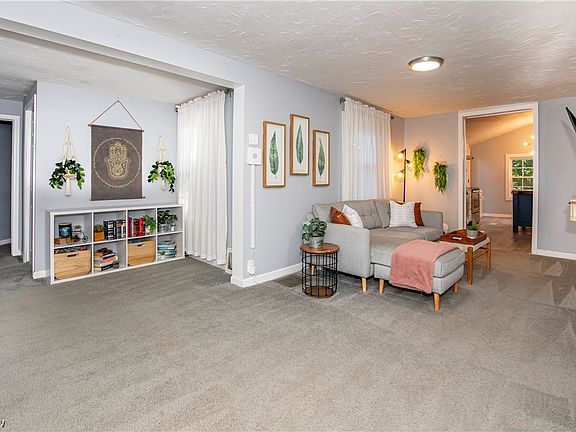 2nd image of 162 Gordon Ave