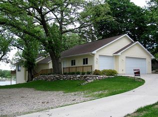 407 14th St, Spirit Lake, IA 51360