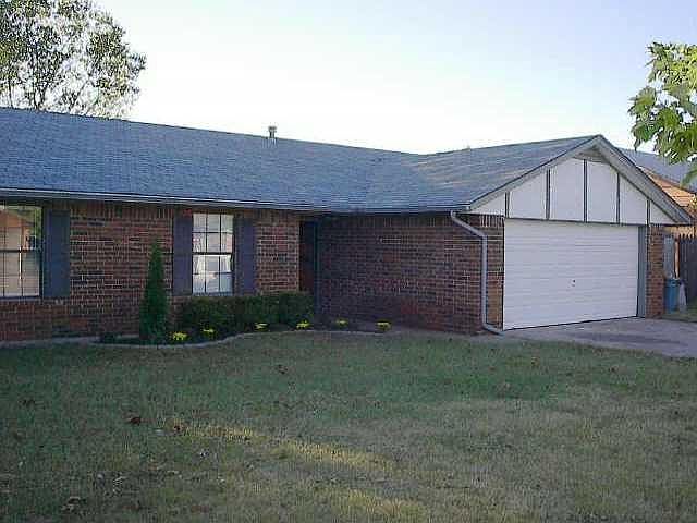 1st image of 328 Crestdale Ln