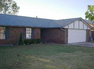 328 Crestdale Ln, Noble, OK 73068
