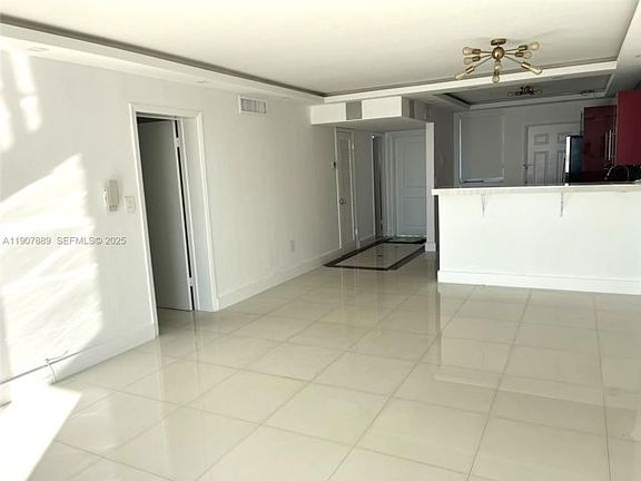 3rd image of 409-18601 NE 14th Ave #409