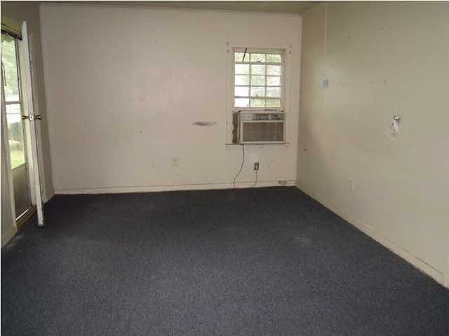 2nd image of 3925 Ilano Dr
