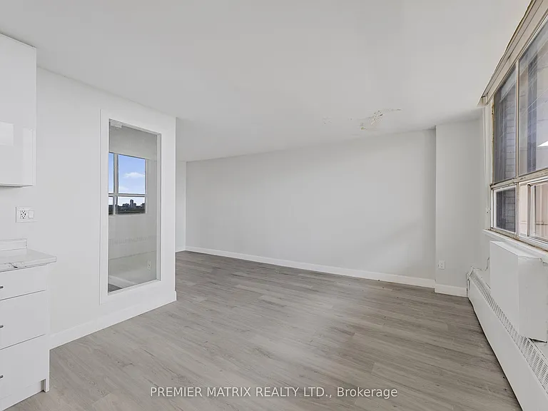 65 Thorncliffe Park Dr #608 — Photo 11