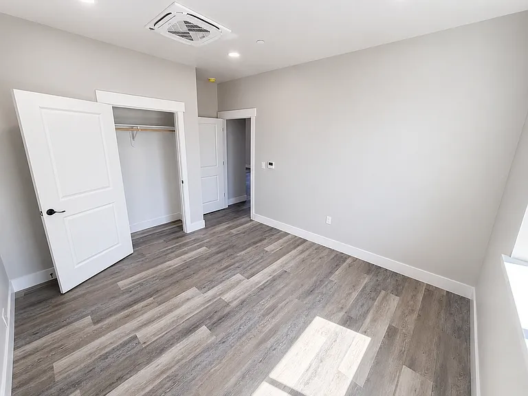 5579-5581 Linrich Ln — Photo 21