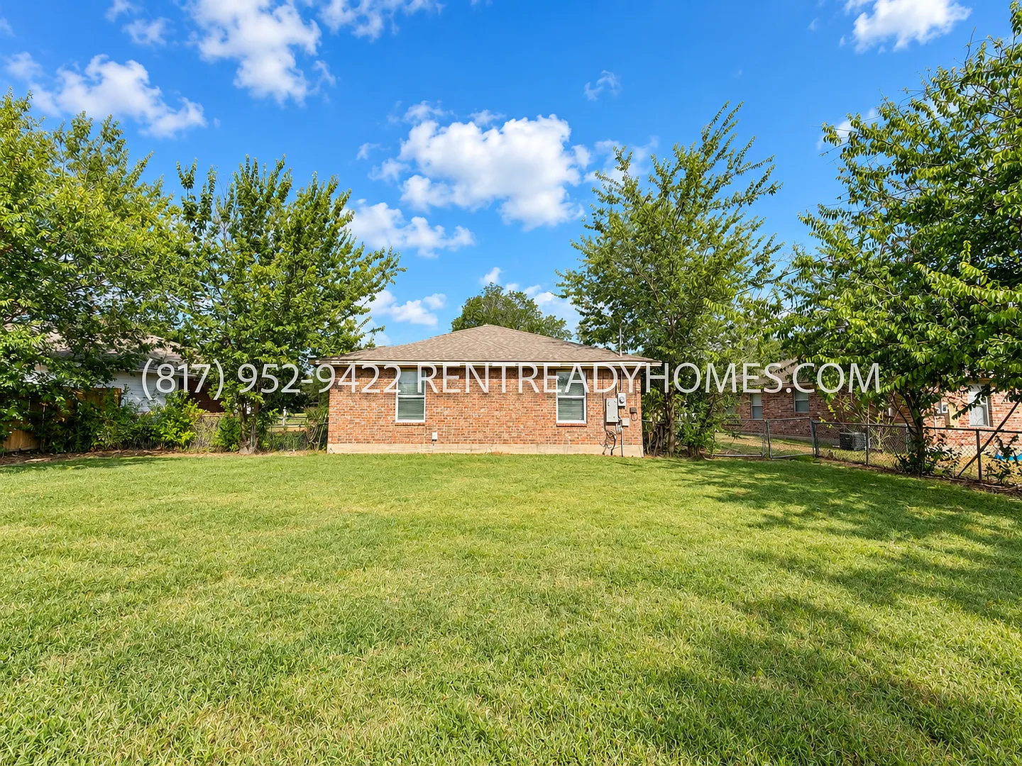 2528 Pinon Ct - Renovated 3 Bedroom Home With Carport for Rent — Photo 3
