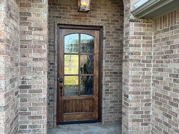 Beautiful 8.5'x42" front door.