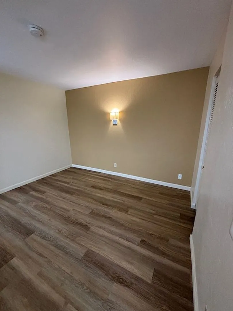 1804 T Street #1-16 — Photo 2