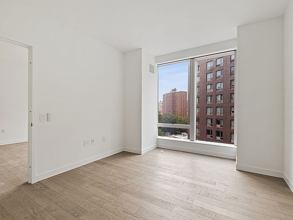 4th image of 252 South St Unit 9J