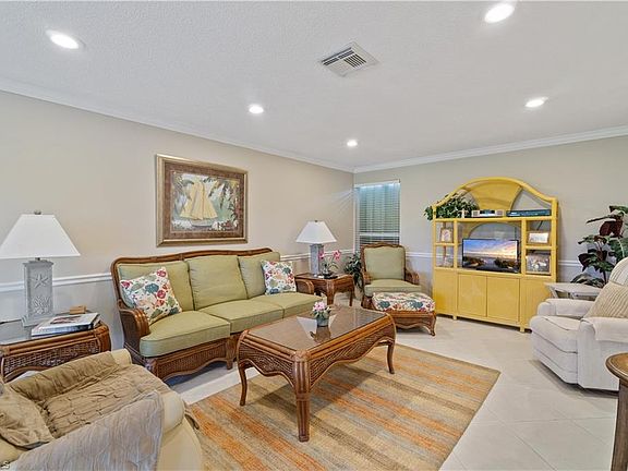 2nd image of 4230 Lakewood Blvd
