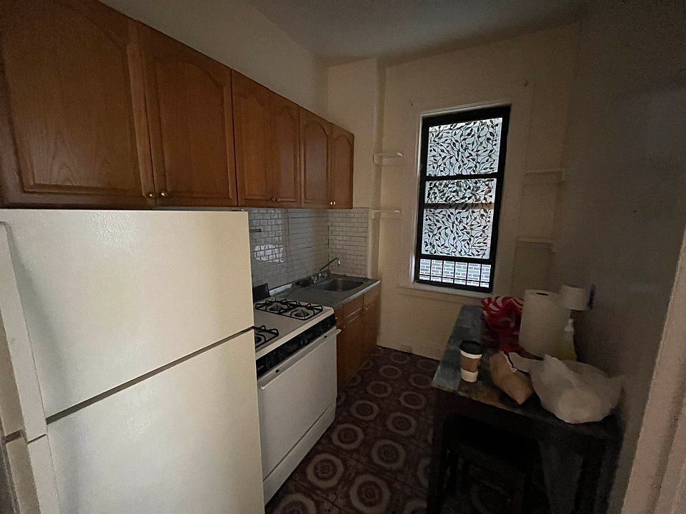 1st image of 2926 Newtown Ave APT 1