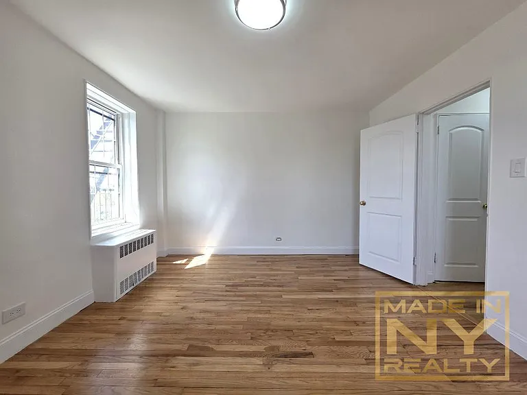 140-21 Burden Cres #603 — Photo 8