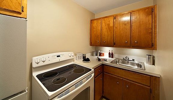 4th image of 9830 57th Ave APT 10G