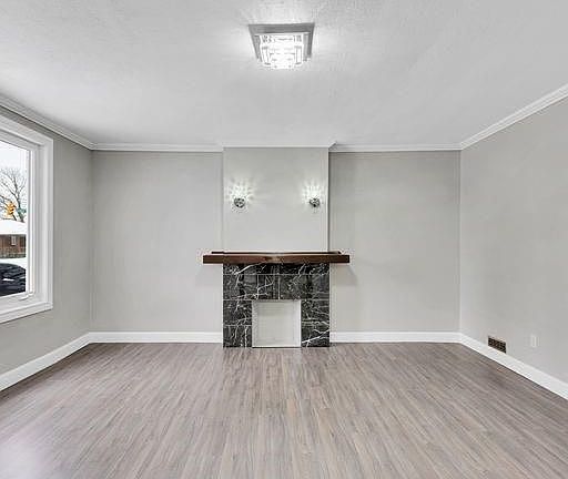 5th image of 1083 Campbell Ave