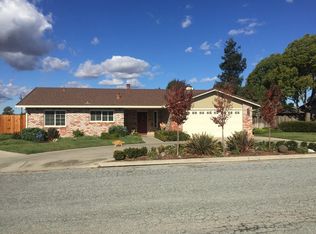 95 Jonquil Ln, Hollister, CA