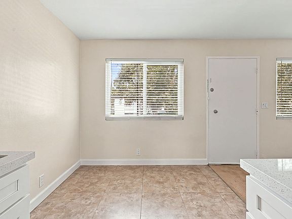 3rd image of 401 S Birch St #D