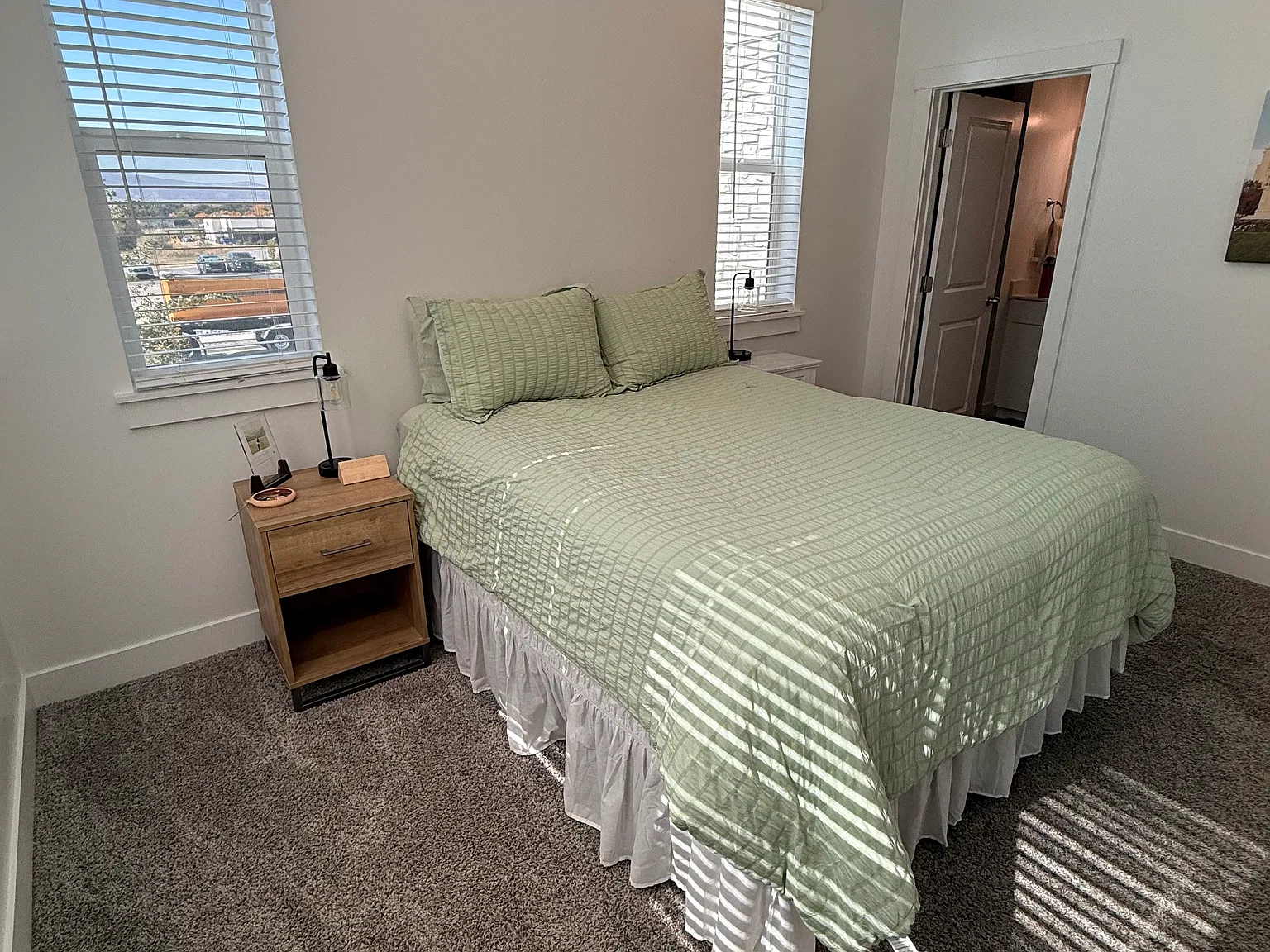 2 bed, 1127 sqft, $1,300 — Photo 4