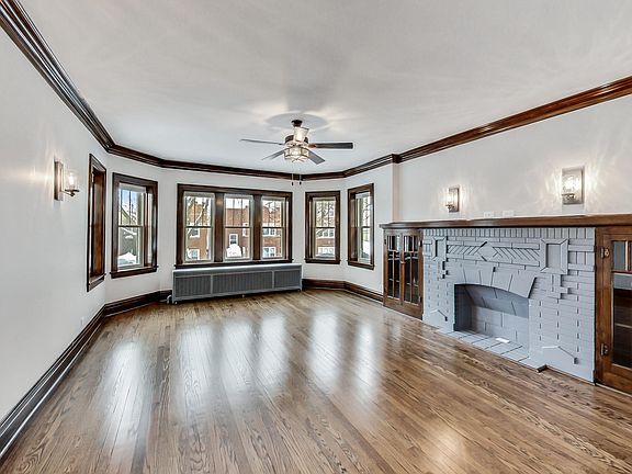 5th image of 5620 N Artesian Ave #2