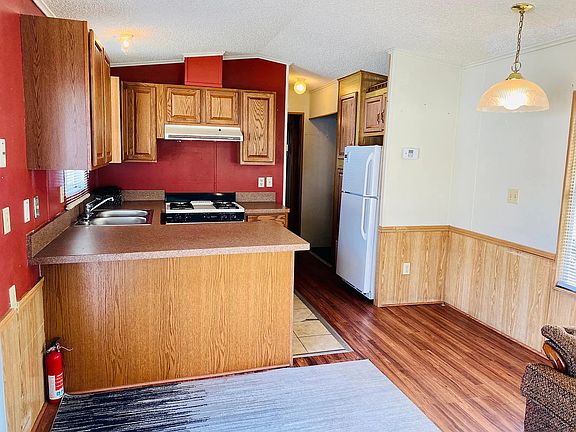 5th image of 3315 E Main St #8