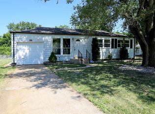 729 Kelvin Dr, Saint Louis, MO 63137