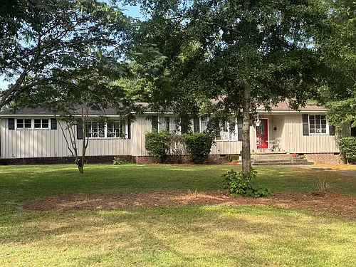 2000 Evergreen Ln Photo 1