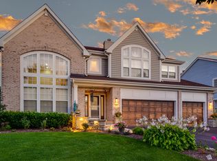 371 Sycamore St, Vernon Hills, IL 60061