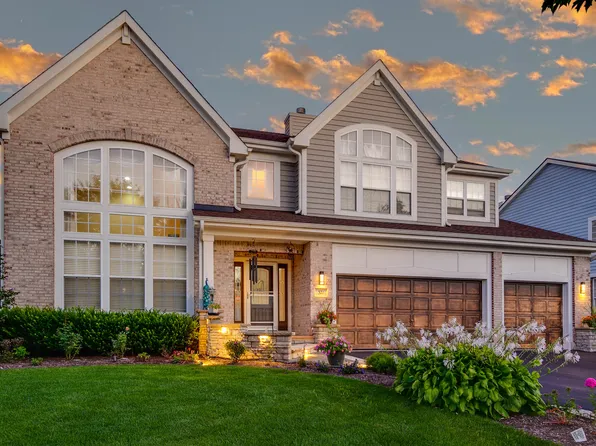 371 Sycamore St, Vernon Hills, IL 60061