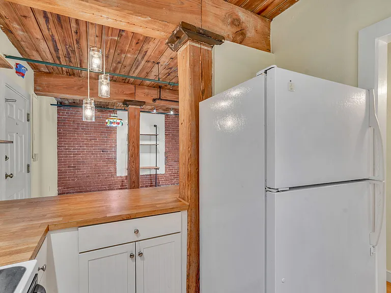 14 Sanford St #7 — Photo 14