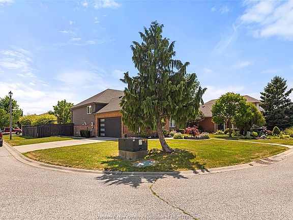 5th image of 184 Mousseau Cres