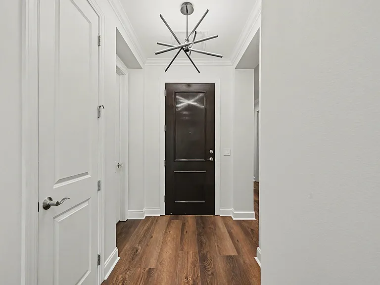 230 Tryon St #710 — Photo 6
