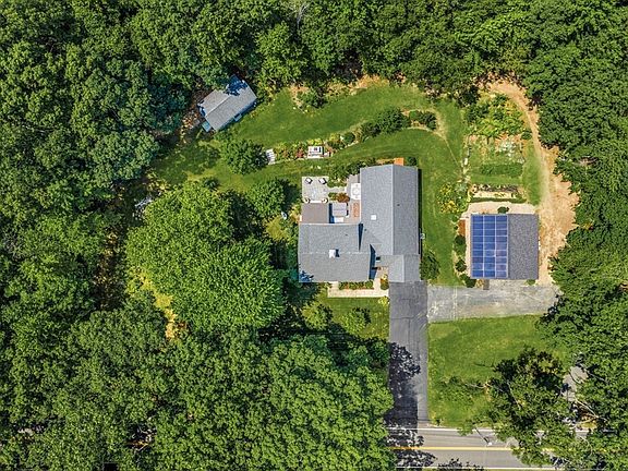 3rd image of 33 Rattle Hill Rd