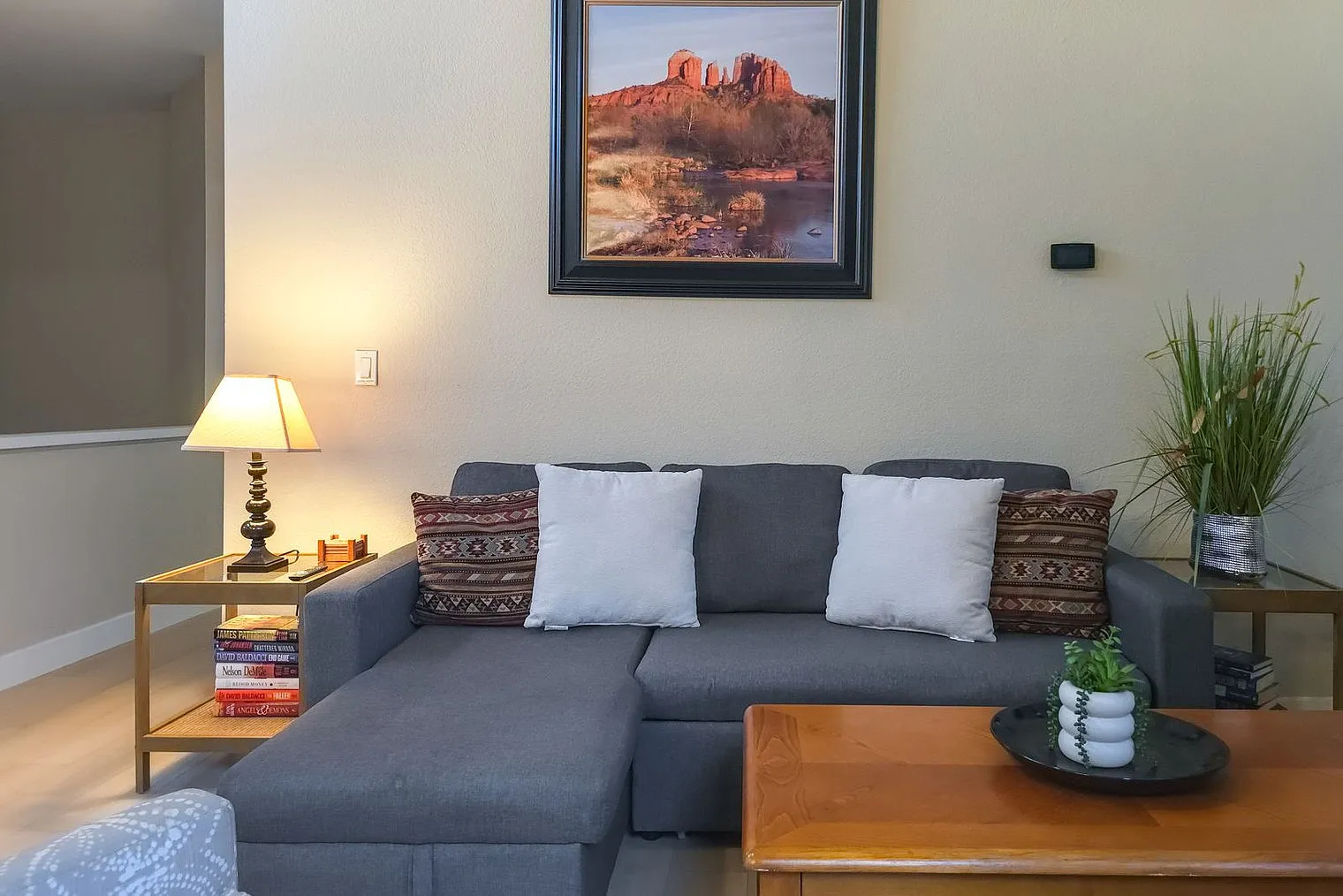 2 bed, 2.0 bath, 1044 sqft, $5,515 — Photo 2