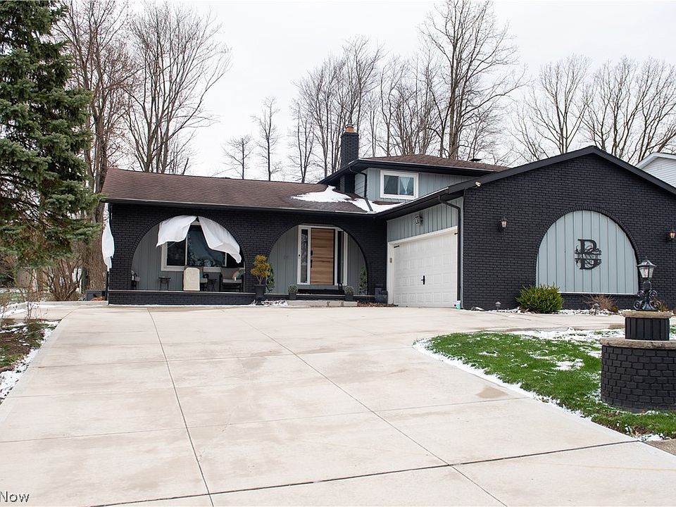1st image of 350 Panorama Dr