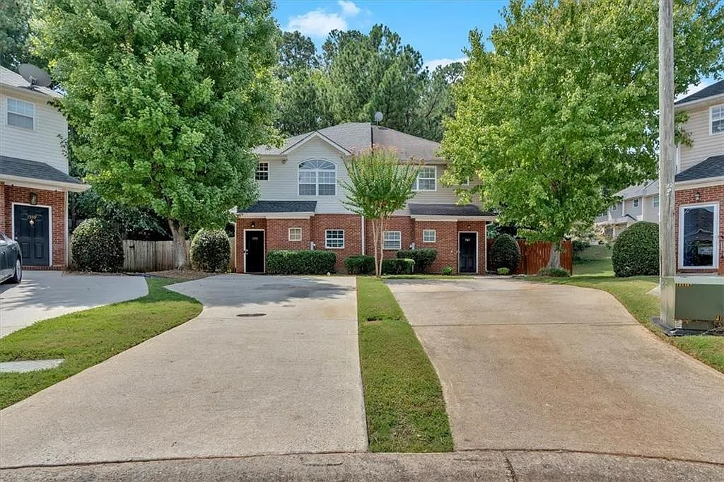 2 bed, 2.5 bath, 1386 sqft, $2,500 — Photo 2