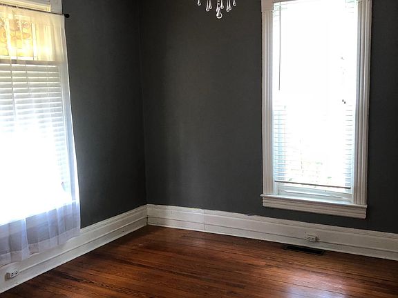 4th image of 214 Richmond Ave