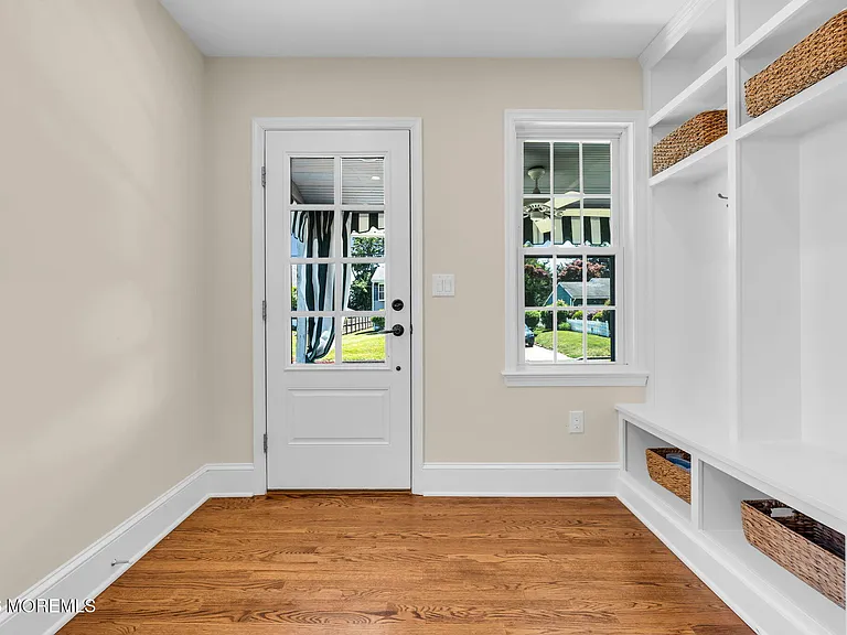 566 Prospect Ave — Photo 4