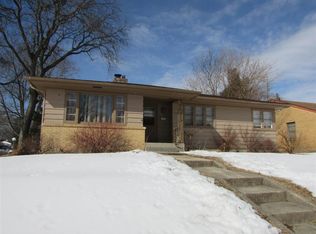 604 Hilton Ave, Rockford, IL 61107