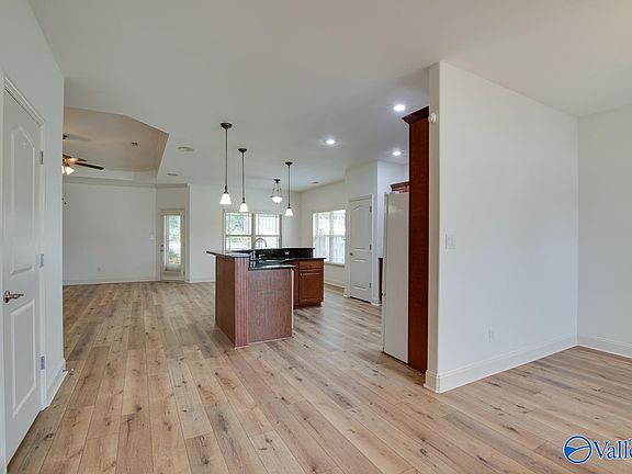 5th image of 3014 Watch Hill Dr SE