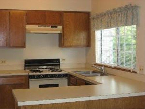 2nd image of 1611 College Green Dr