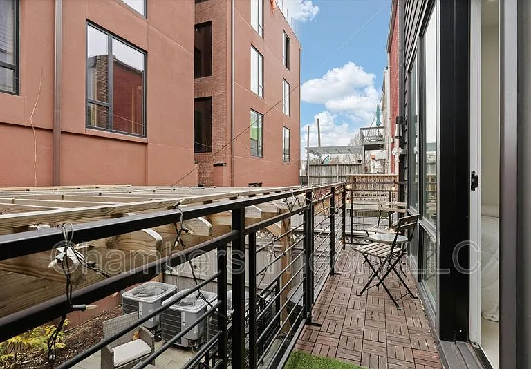 4 R St NW #5 — Photo 18