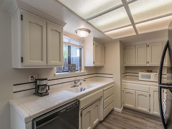 2nd image of 3394 Cimmarron Ct APT 5