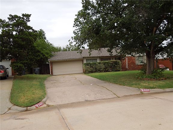 2nd image of 2405 Huntleigh Dr