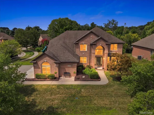 55513 Caesars Dr, Shelby Township, MI 48315