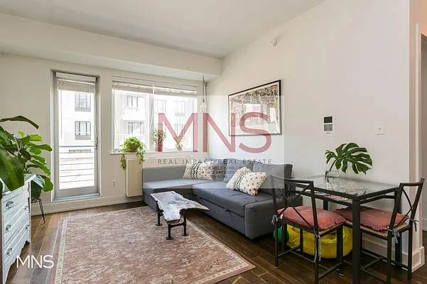 Rented by MNS | media 32