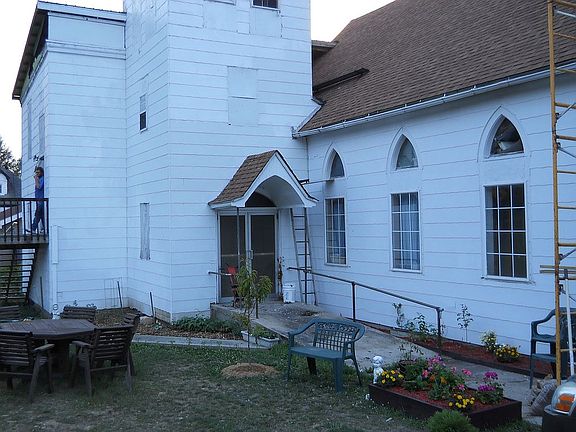 3rd image of 115 Alderson St