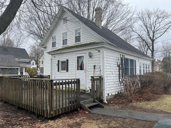 5 Dame Street, Kittery, ME 03904