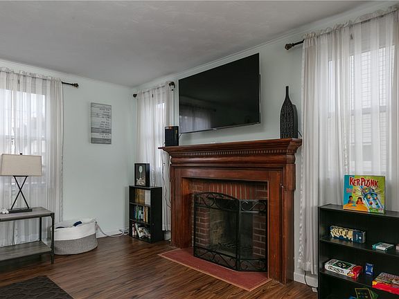 5th image of 182 North Pl