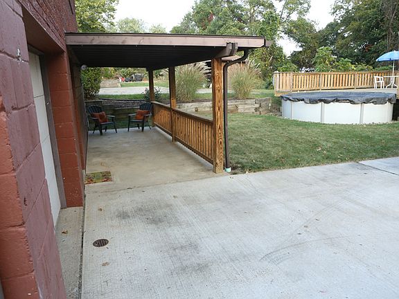 4th image of 301 Glencoe Dr