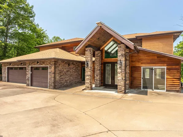 2081 Lakeside Ests, Morgantown, WV 26508