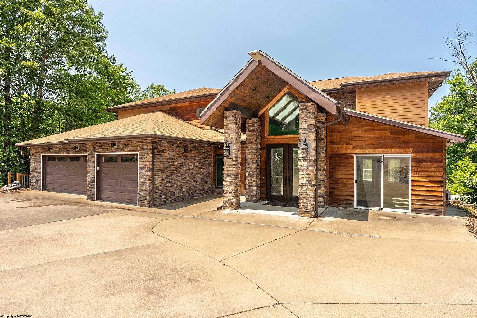 2081 Lakeside Ests photo 1